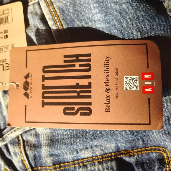 Bleu Denim Jeans with Red Tag - Picture 6 of 6